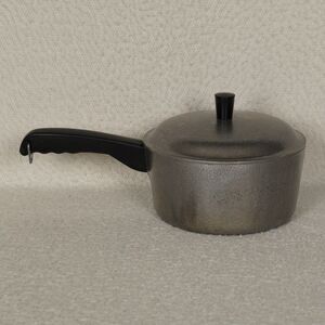 Vintage Club Hammered Aluminum 2-Quart Saucepan with Lid Made in USA Pot Handle